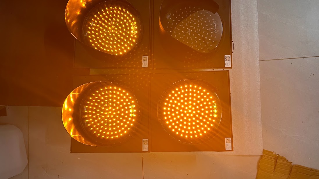 ĐÈN CHỚP VÀNG NĂNG LƯỢNG MẶT TRỜI D300