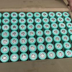 Pin Lithium sử dụng cho đèn cảnh báo chớp vàng năng lượng mặt trời